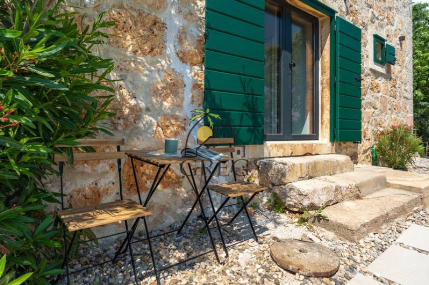 Chorwacja, Wyspa Brač,  - Apartamentowiec, na sprzedaż