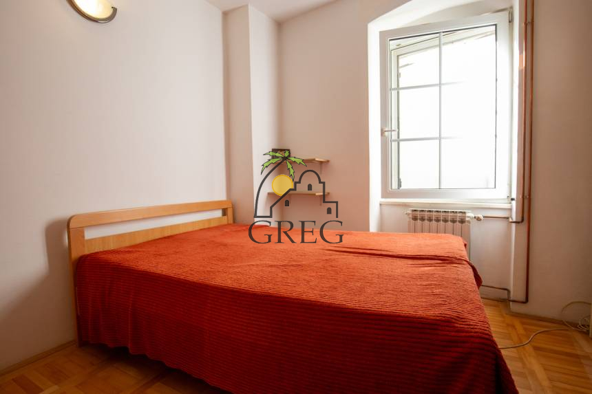 Chorwacja, Dalmacja Północna, Šibenik  - Szeregowiec, na sprzedaż