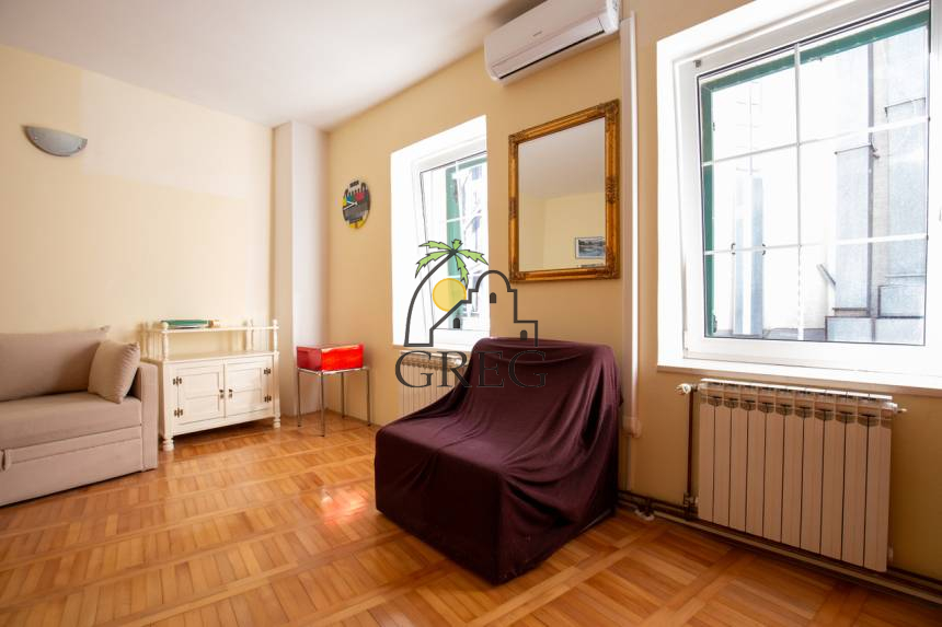 Chorwacja, Dalmacja Północna, Šibenik  - Szeregowiec, na sprzedaż