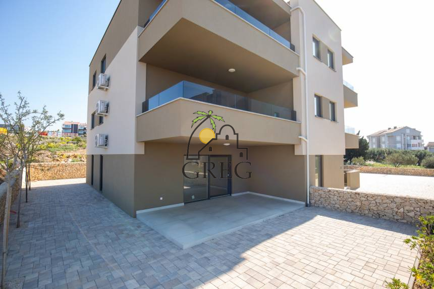 Croatia, Island of Pag, Novalja - Apartment, for sale