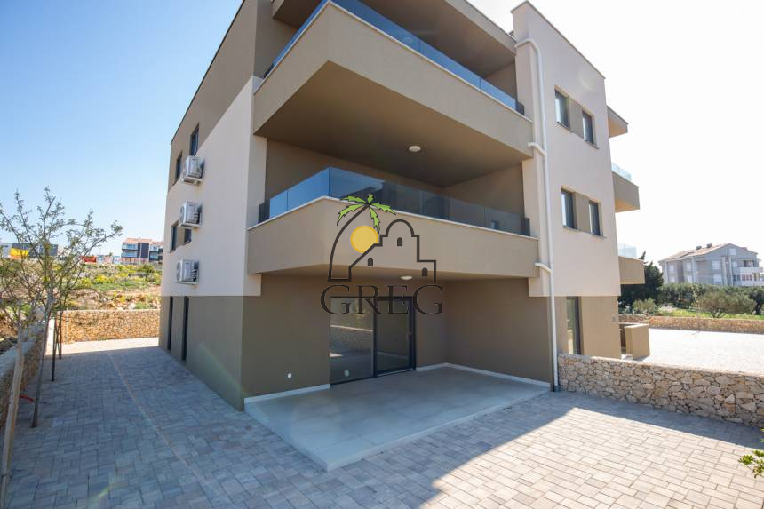 Croatia, Island of Pag, Novalja - Apartment, for sale