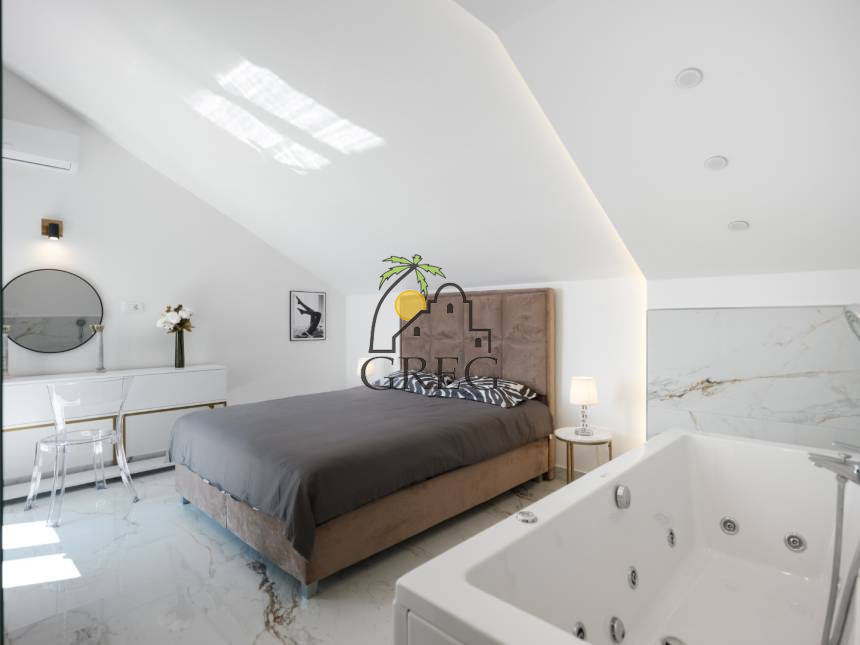 Croatia, Island of Ciovo,  - House, for sale