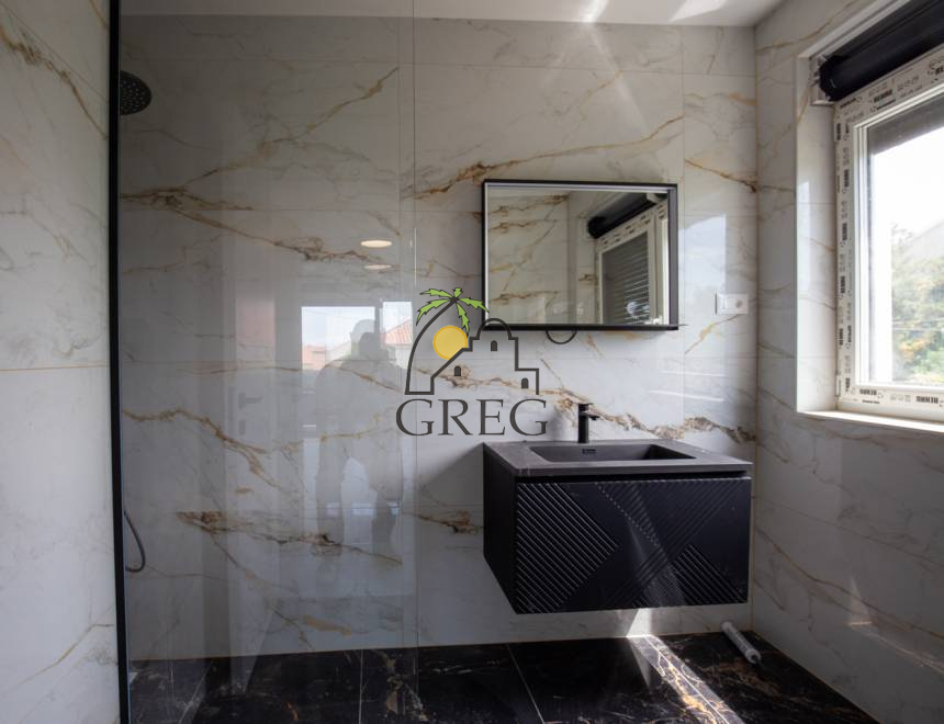 Croatia, North Dalmatia, Privlaka - House, for sale