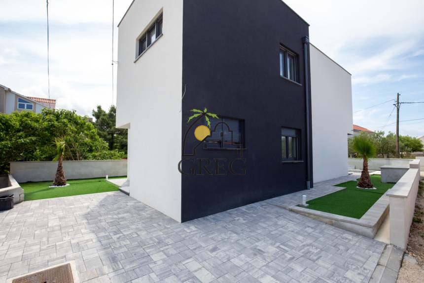 Croatia, North Dalmatia, Privlaka - House, for sale