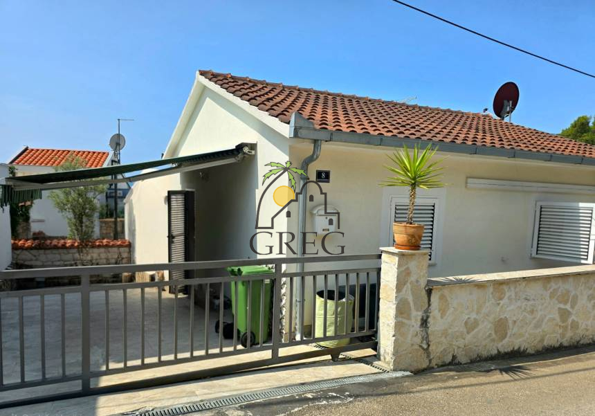 Chorwacja, Wyspa Ciovo,  - Bliźniak, na sprzedaż