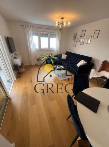 Croatia, Middle Dalmatia, Makarska - Apartment, for sale