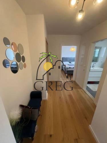 Croatia, Middle Dalmatia, Makarska - Apartment, for sale