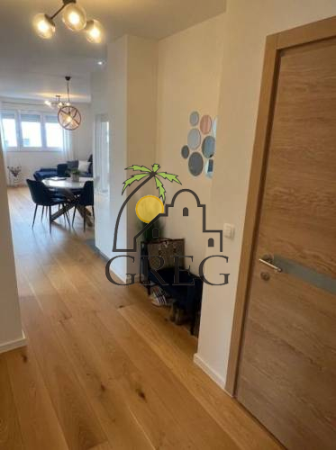 Croatia, Middle Dalmatia, Makarska - Apartment, for sale