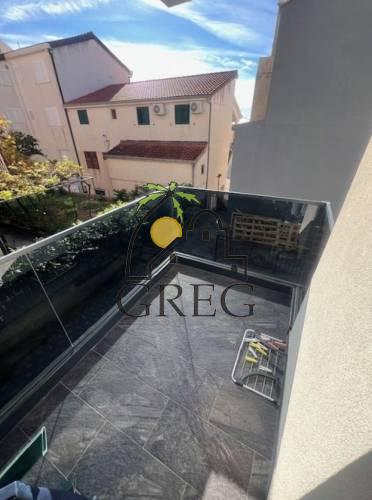 Croatia, Middle Dalmatia, Makarska - Apartment, for sale