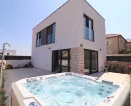 Croatia, Island of Murter,  - Semi-detached house, for sale