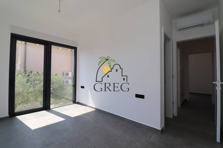 Croatia, Island of Murter,  - Semi-detached house, for sale