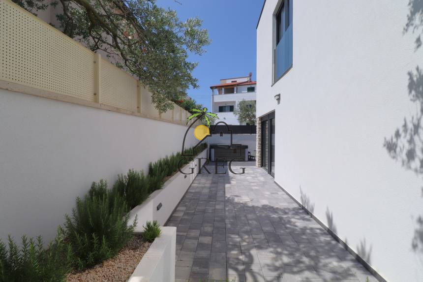 Croatia, Island of Murter,  - Semi-detached house, for sale