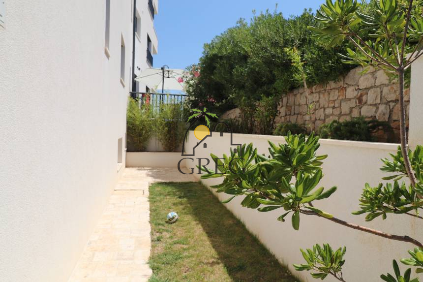 Croatia, Island of Murter, Betina - Apartment, for sale