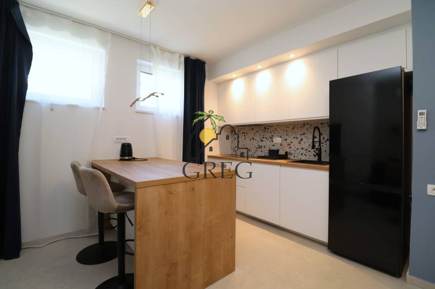 Croatia, Island of Murter, Betina - Apartment, for sale