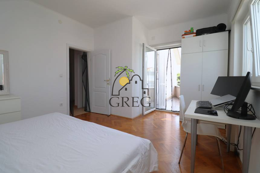 Croatia, North Dalmatia, Vodice - Apartment, for sale