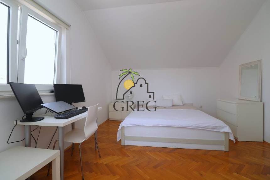 Croatia, North Dalmatia, Vodice - Apartment, for sale