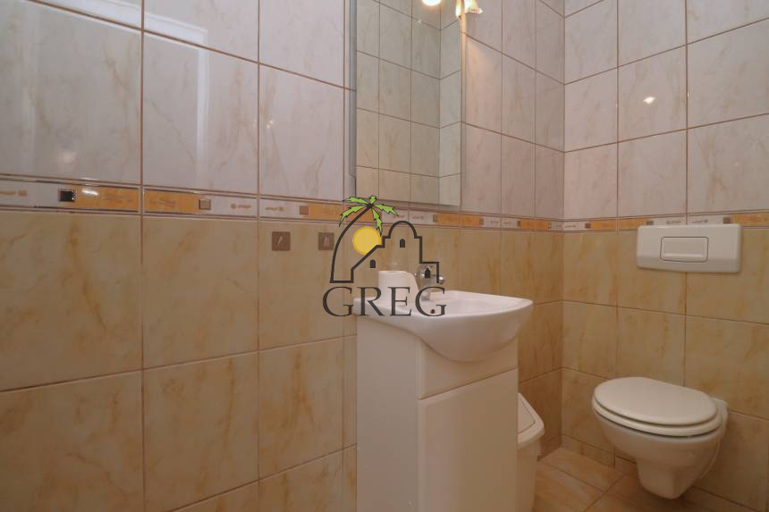 Croatia, North Dalmatia, Vodice - Apartment, for sale