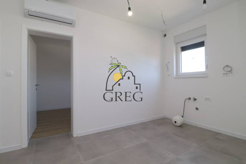 Croatia, North Dalmatia, Vodice - Apartment, for sale