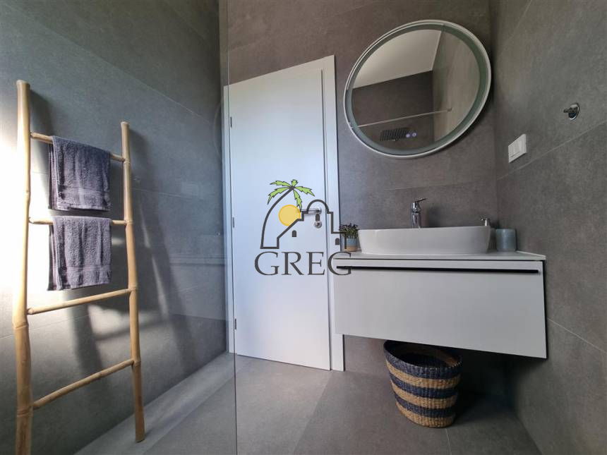 Croatia, Middle Dalmatia, Makarska - House, for sale