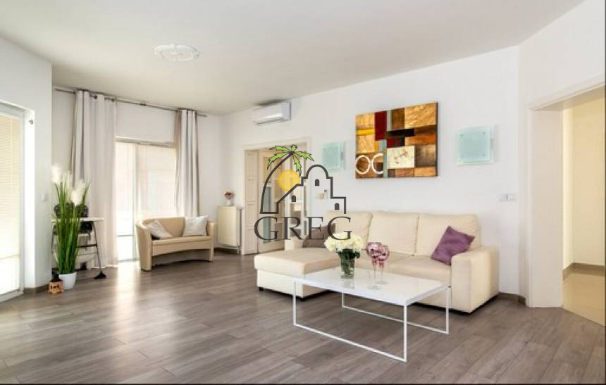 Croatia, North Dalmatia, Vodice - House, for sale