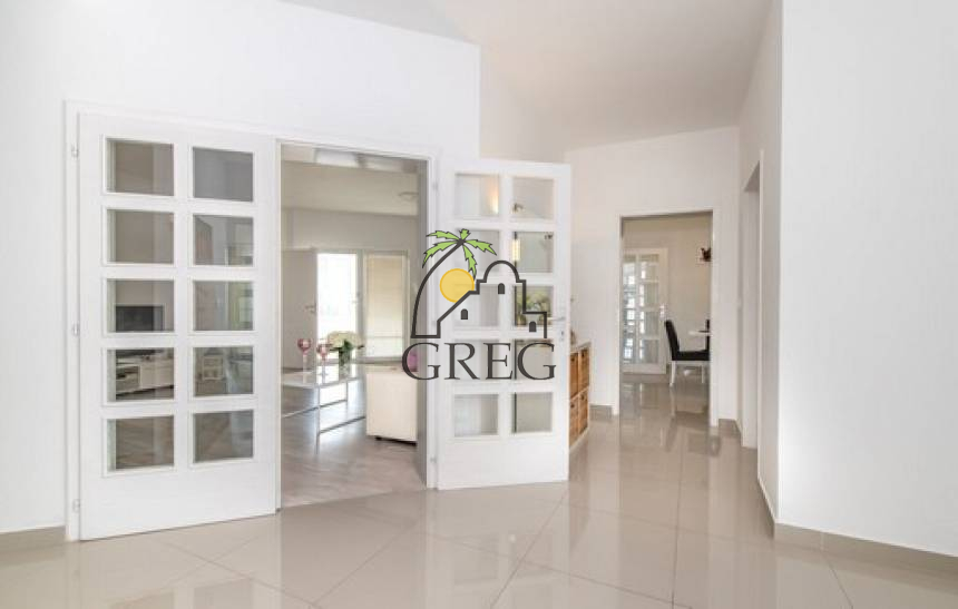 Croatia, North Dalmatia, Vodice - House, for sale