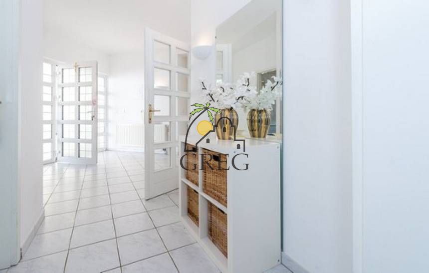 Croatia, North Dalmatia, Vodice - House, for sale