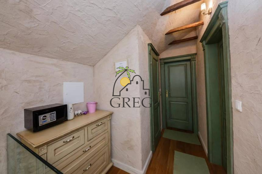 Croatia, Middle Dalmatia, Kaštel - Apartment, for sale