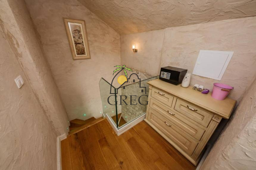 Croatia, Middle Dalmatia, Kaštel - Apartment, for sale