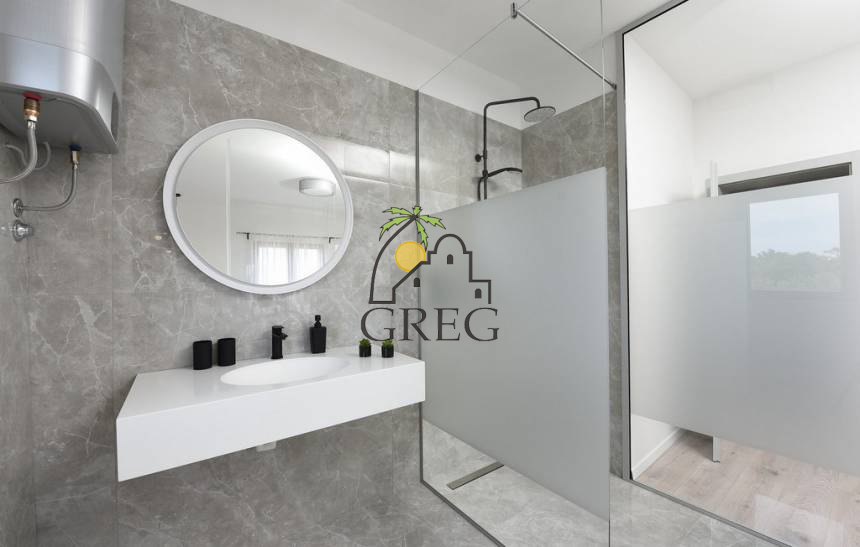 Croatia, North Dalmatia, Maslenica - House, for sale