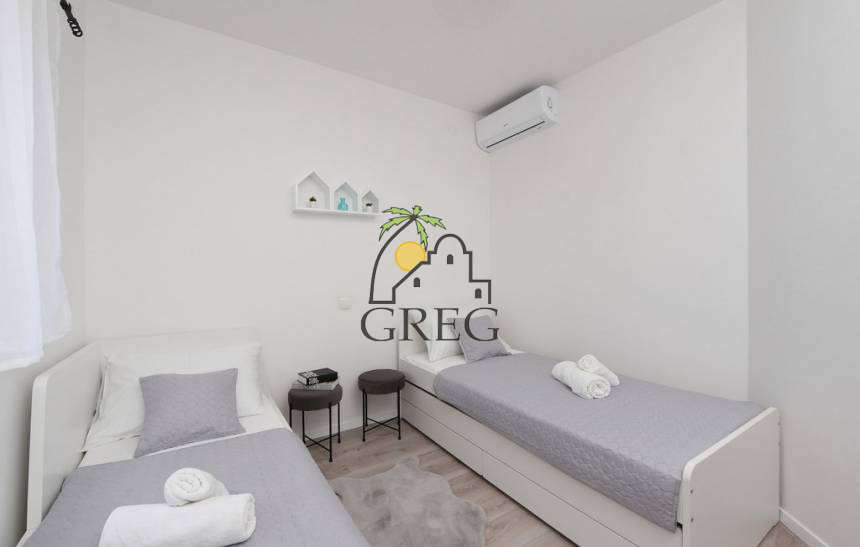 Croatia, North Dalmatia, Maslenica - House, for sale