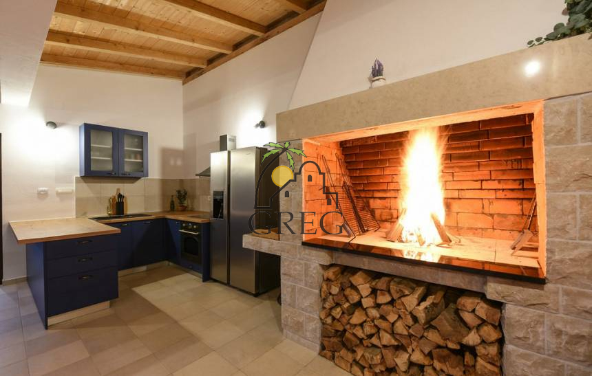 Croatia, North Dalmatia, Maslenica - House, for sale