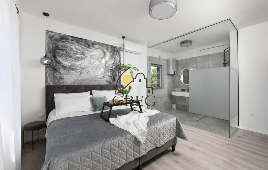 Croatia, North Dalmatia, Maslenica - House, for sale