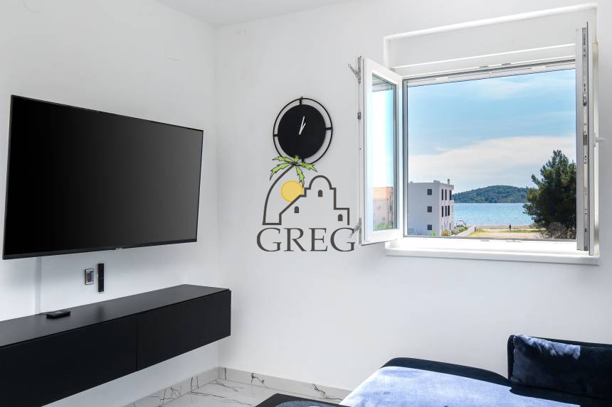 Croatia, North Dalmatia, Srima - Apartment, for sale