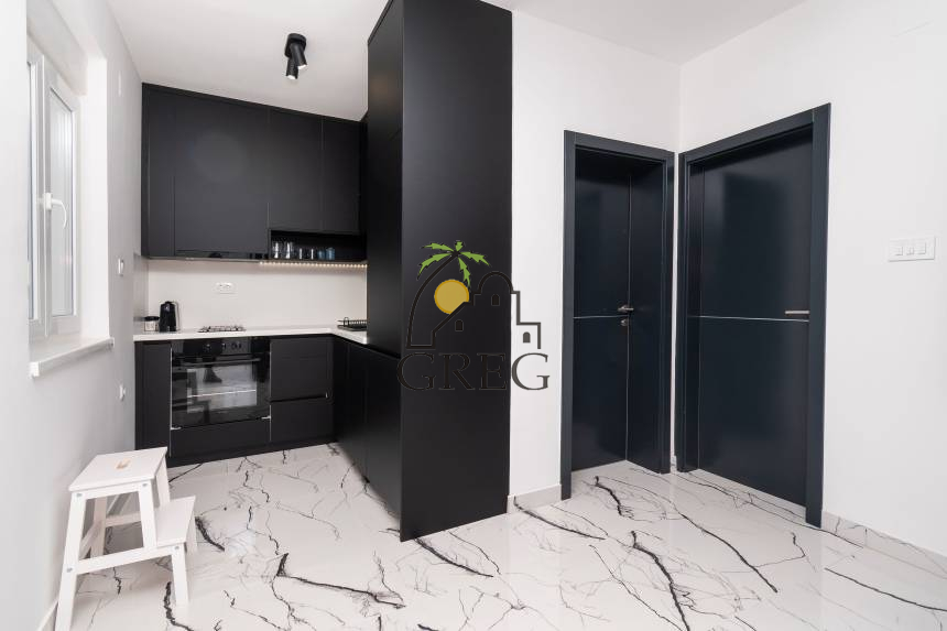 Croatia, North Dalmatia, Srima - Apartment, for sale