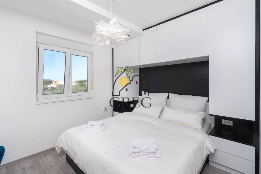 Croatia, North Dalmatia, Srima - Apartment, for sale