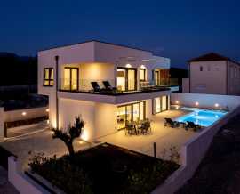 Croatia, North Dalmatia, Maslenica - House, for sale