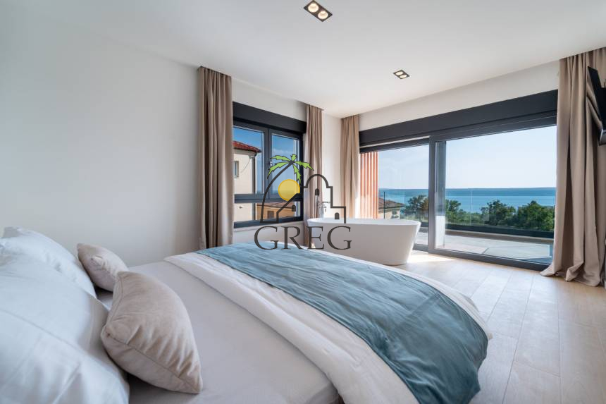 Croatia, North Dalmatia, Maslenica - House, for sale