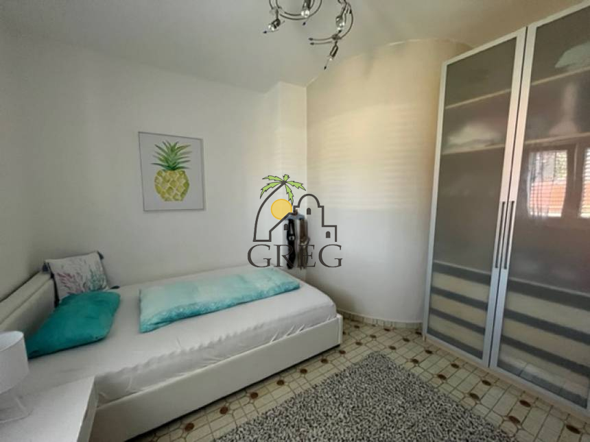 Croatia, North Dalmatia, Karin - House, for sale