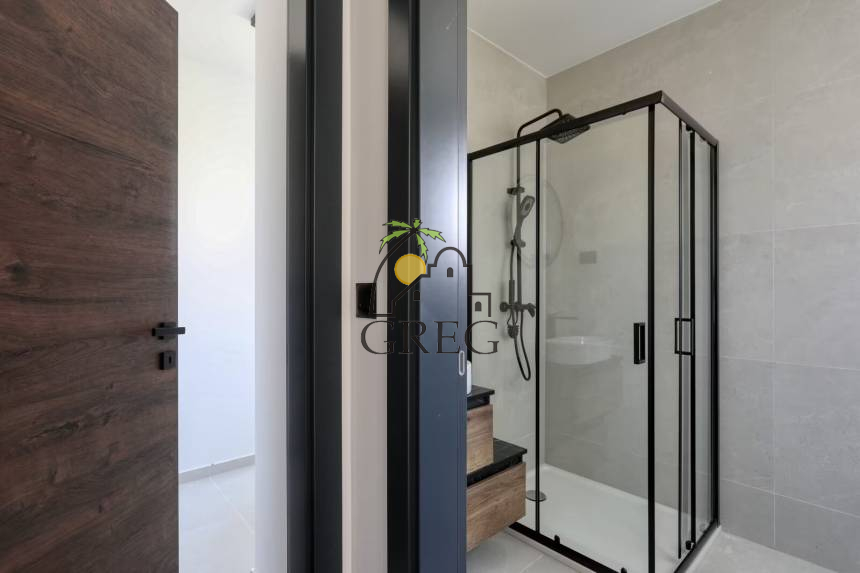 Croatia, North Dalmatia, Privlaka - Apartment, for sale