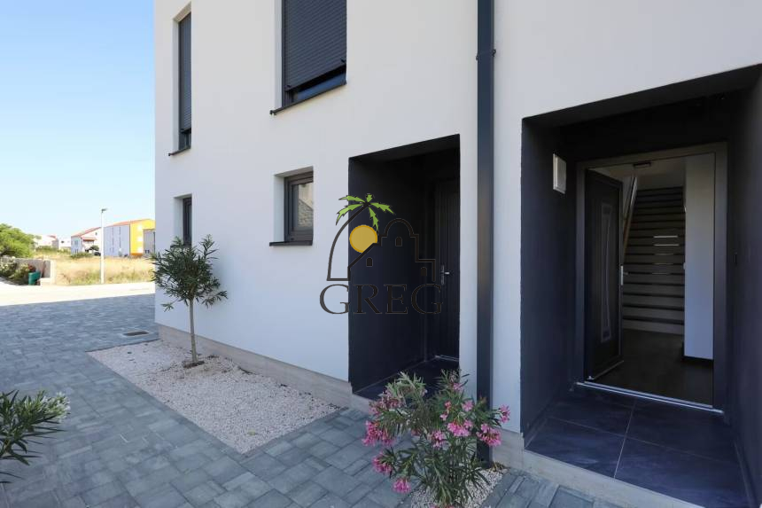 Croatia, North Dalmatia, Privlaka - Apartment, for sale