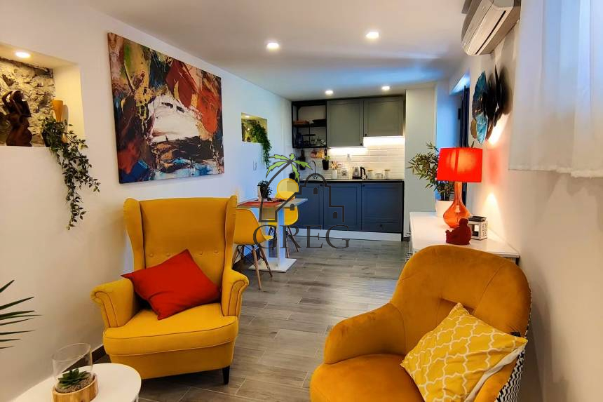 Croatia, Middle Dalmatia,  - House, for sale