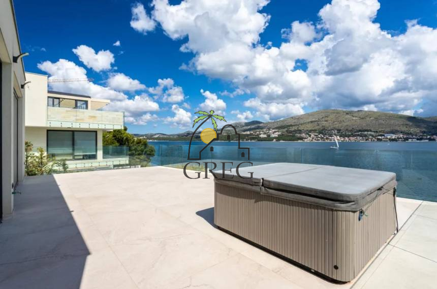 Croatia, Island of Ciovo,  - House, for sale