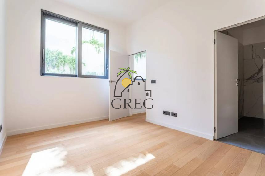 Croatia, Island of Ciovo,  - House, for sale