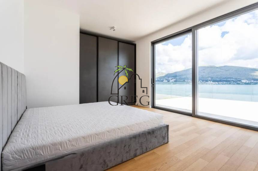 Croatia, Island of Ciovo,  - House, for sale
