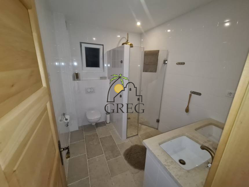 Chorwacja, Dalmacja Środkowa,  - Dom kamienny, na sprzedaż