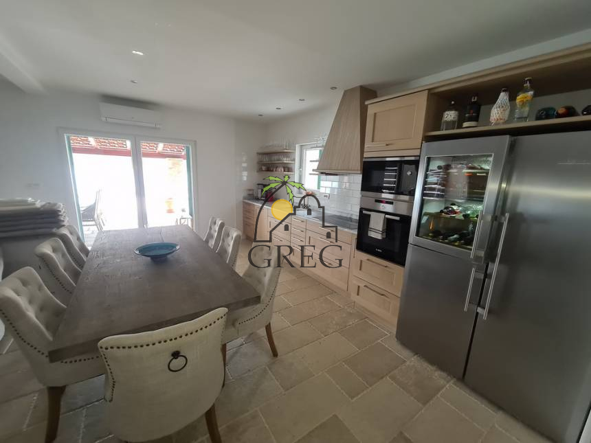 Chorwacja, Dalmacja Środkowa,  - Dom kamienny, na sprzedaż