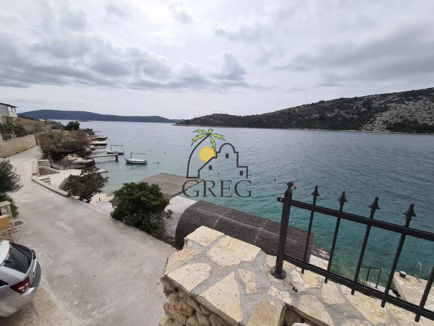 Chorwacja, Dalmacja Środkowa,  - Dom kamienny, na sprzedaż