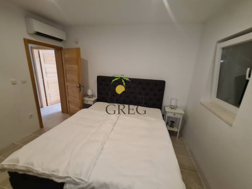 Chorwacja, Dalmacja Środkowa,  - Dom kamienny, na sprzedaż