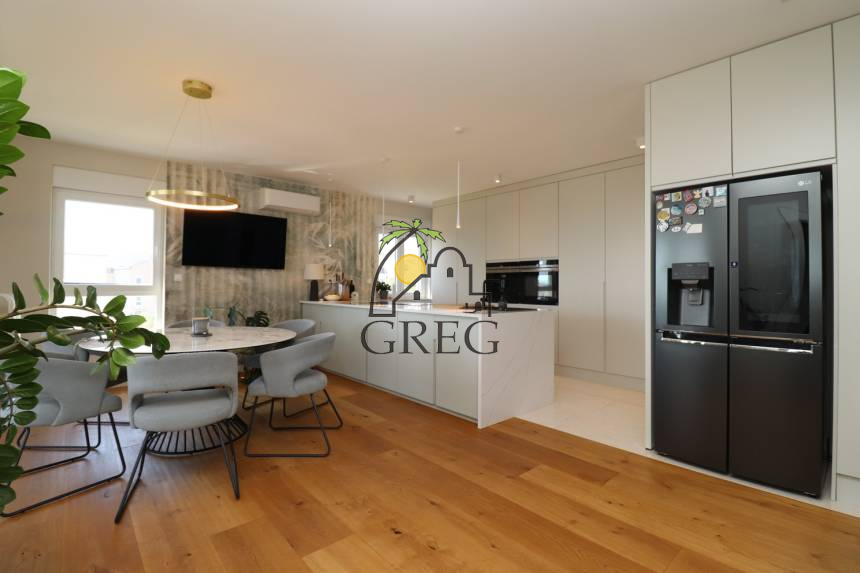 Chorwacja, Dalmacja Północna, Vodice - Apartamentowiec, na sprzedaż