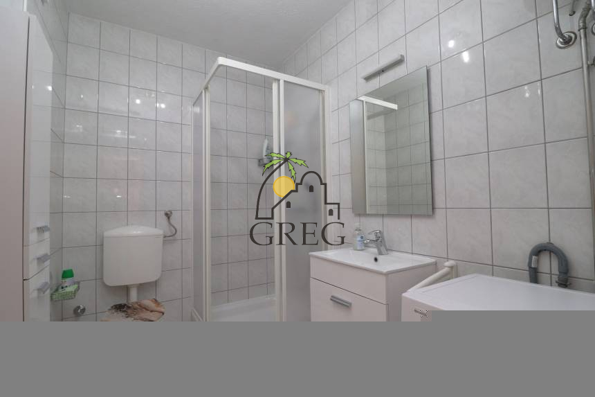 Croatia, North Dalmatia, Srima - Apartment, for sale